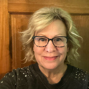 Meet your Posher, Carolyn